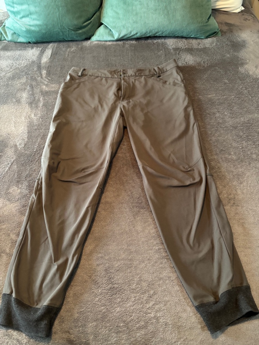lululemon athletica Men's Grey Jogger Pants